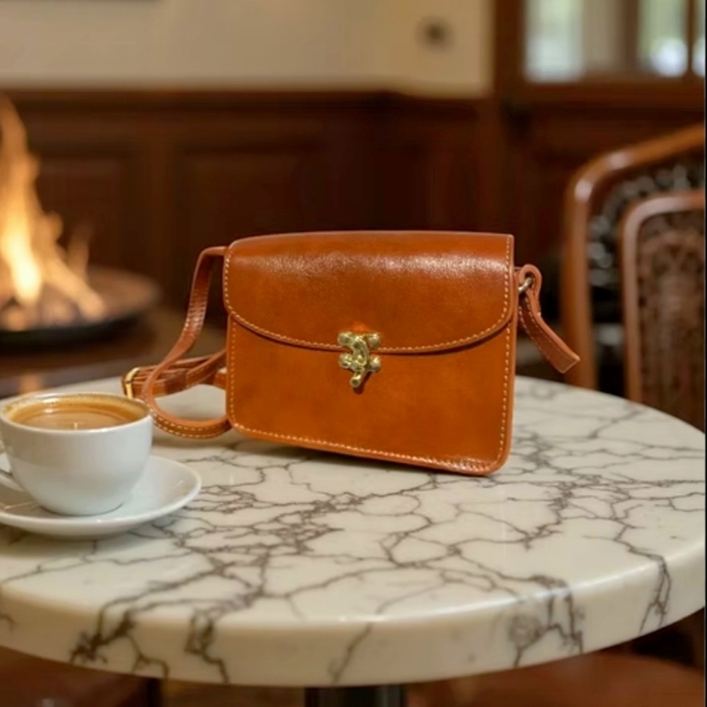 Vera Pelle Italian Leather Crossbody Bag